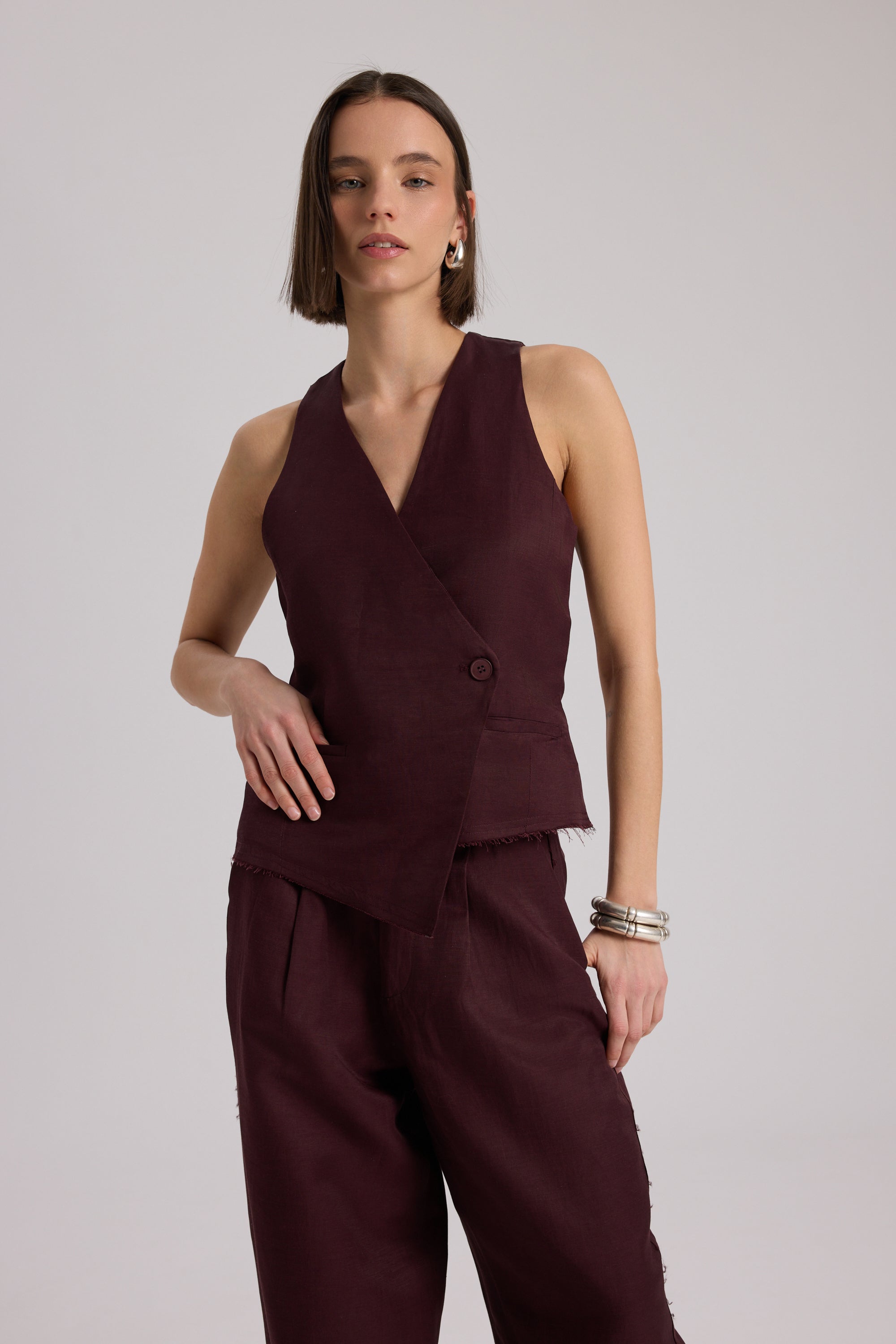 Marais Open-Back Linen Set