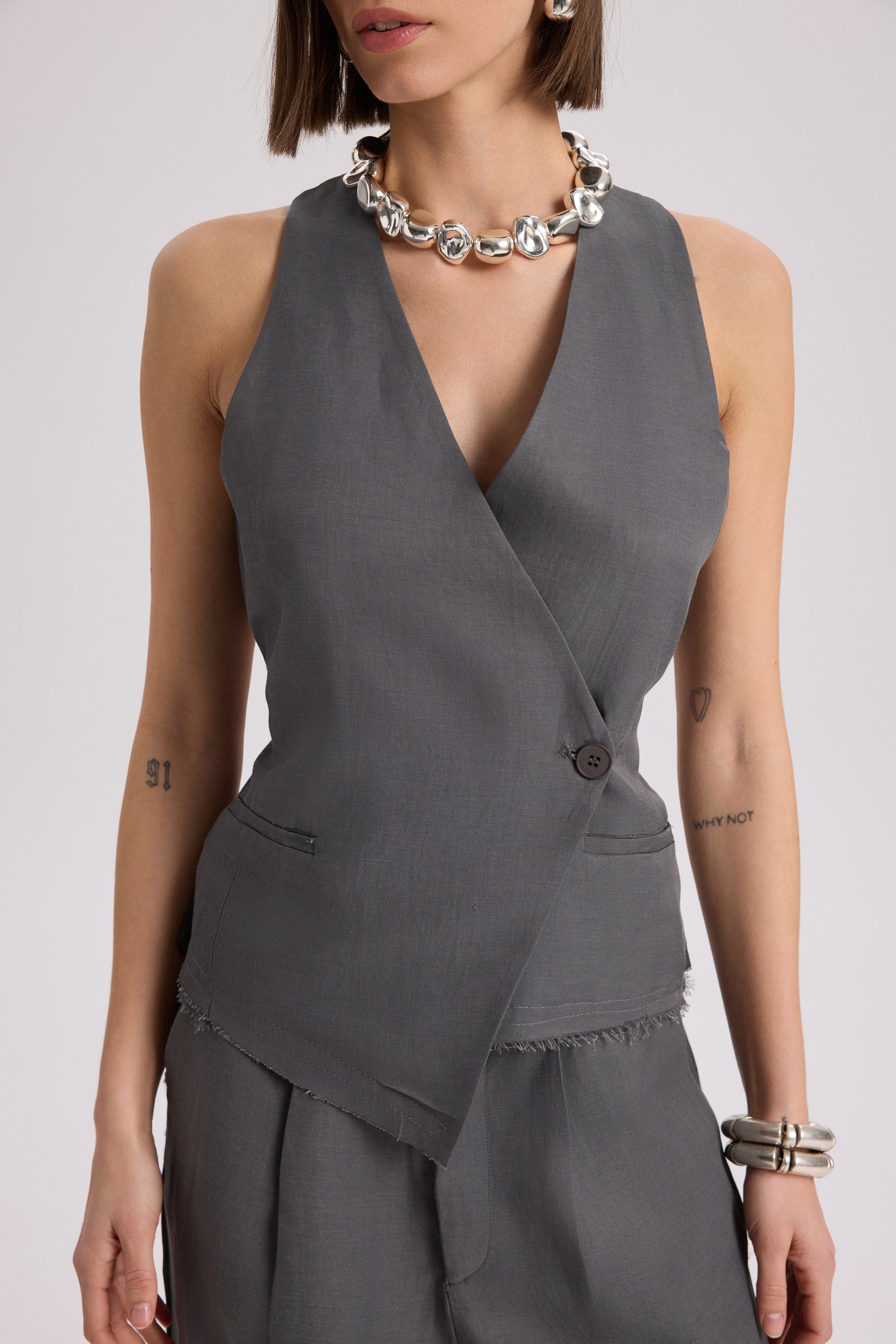 Marais Open-Back Linen Set