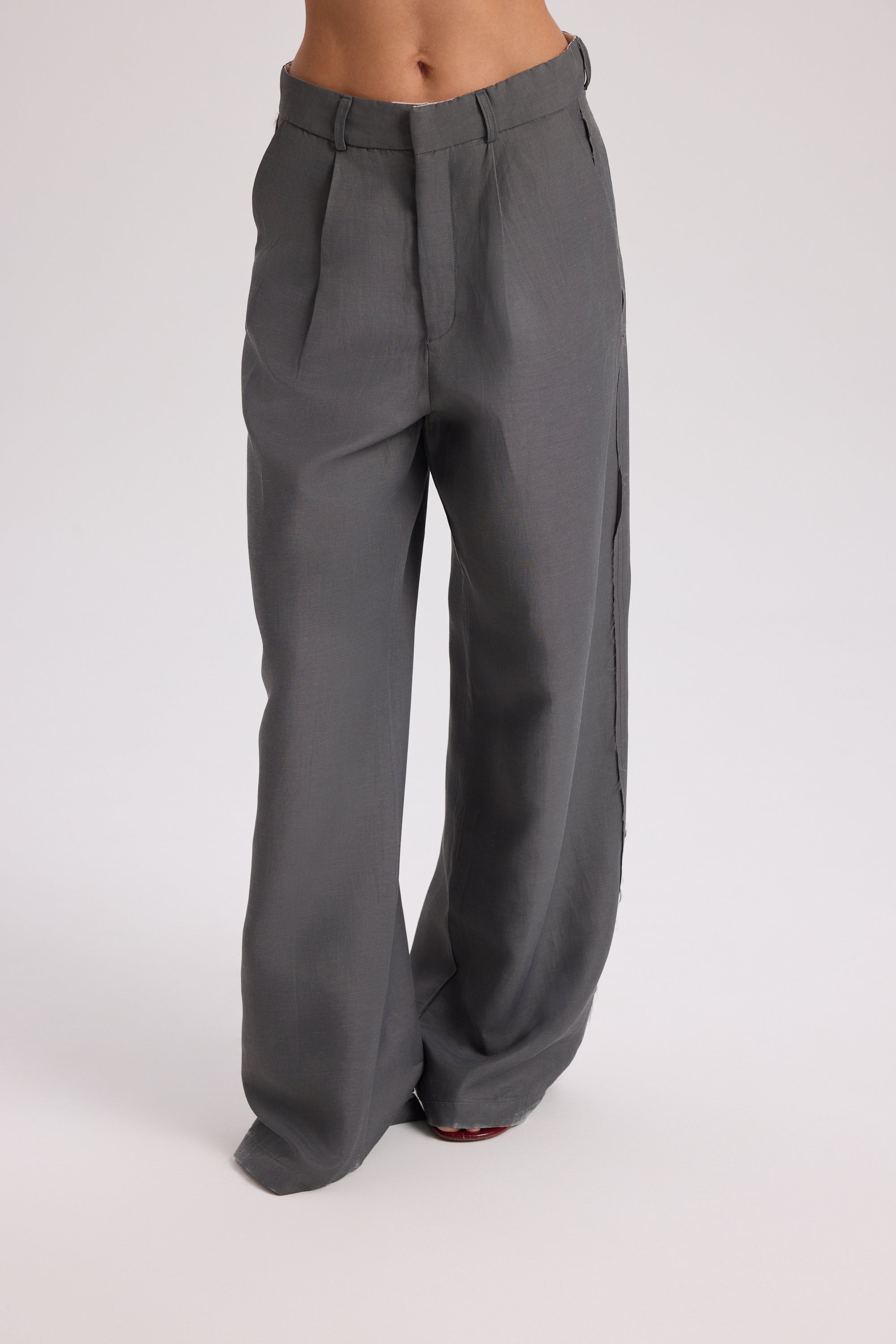 Marais Open-Back Linen Set