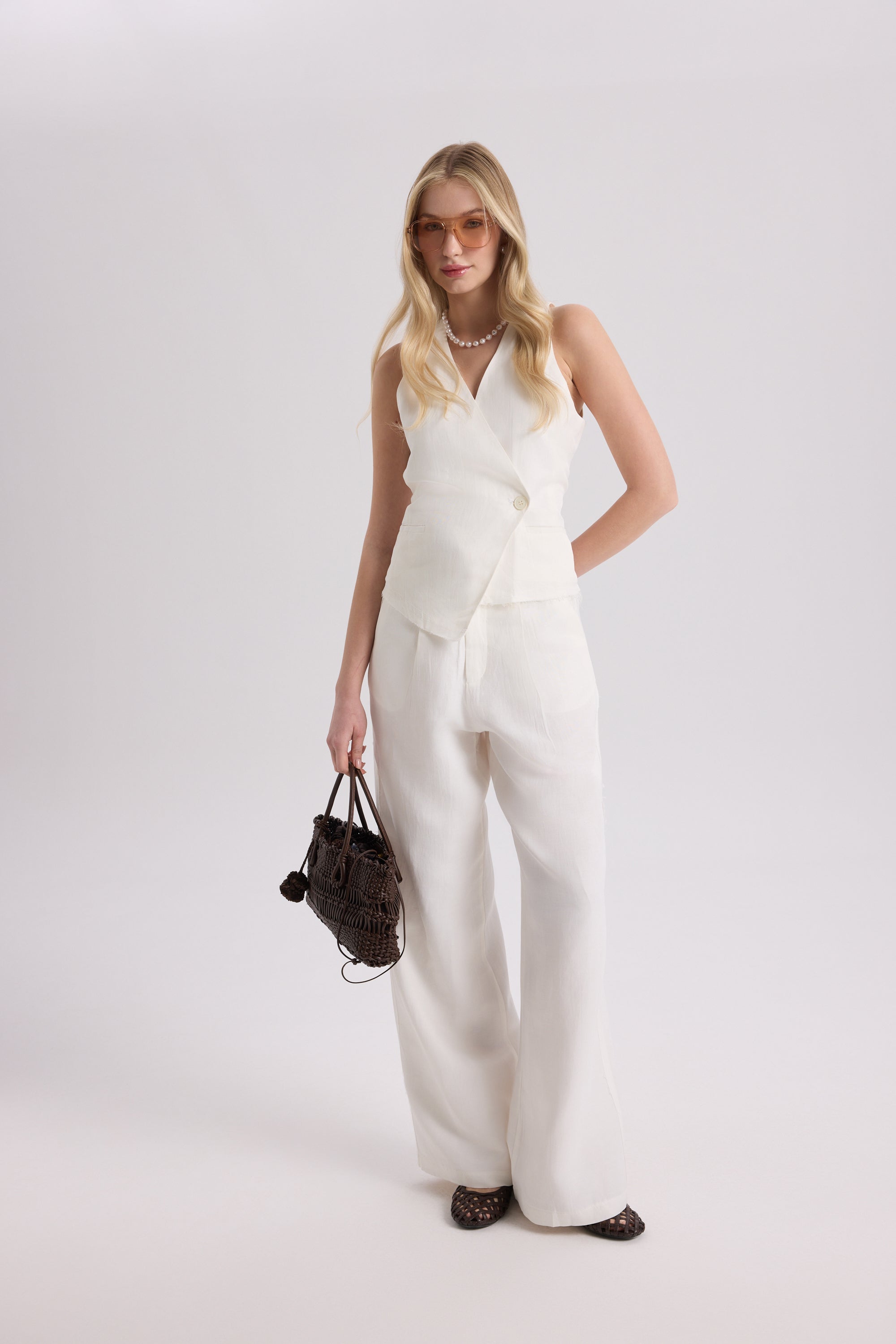 Marais Open-Back Linen Set