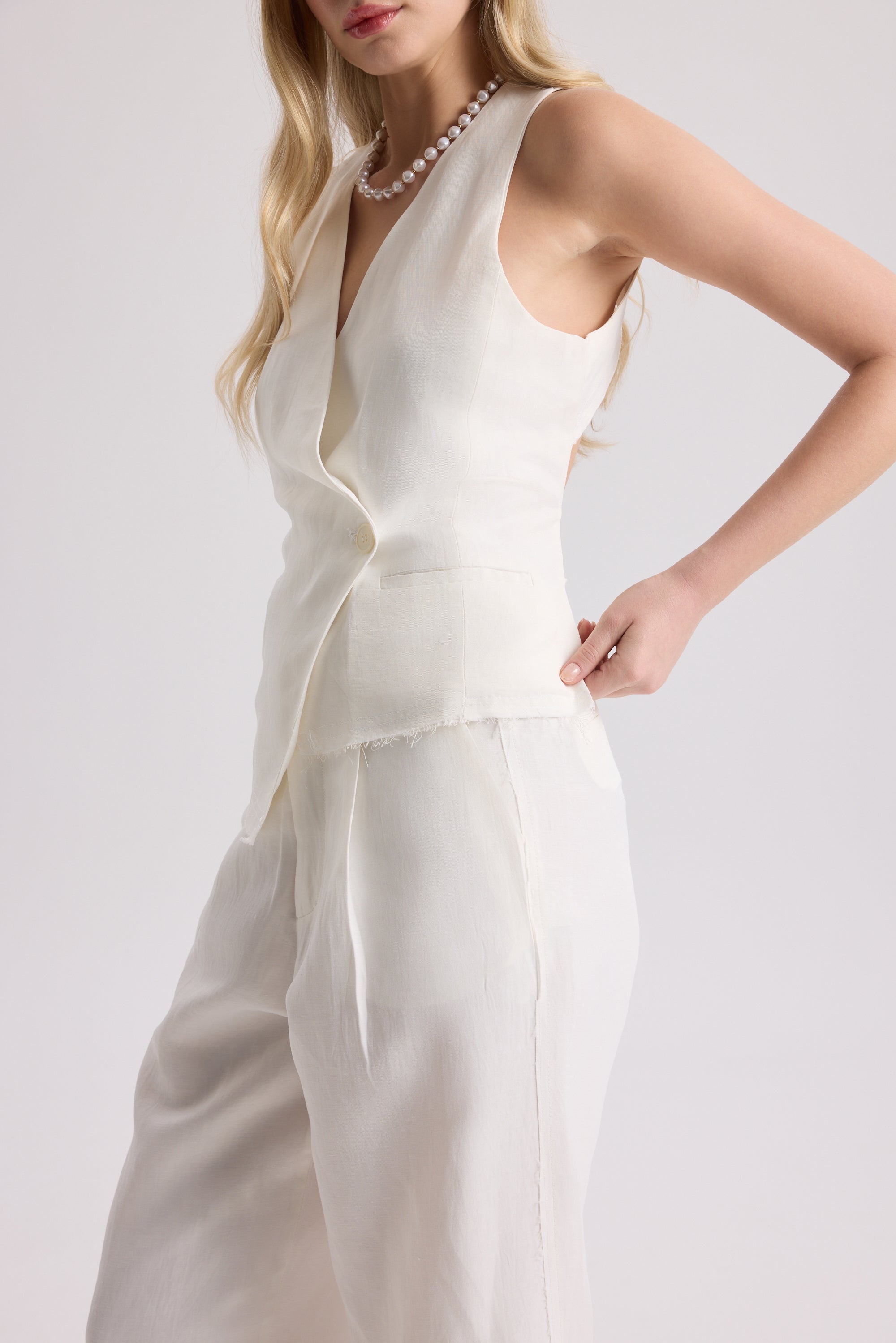 Marais Open-Back Linen Set