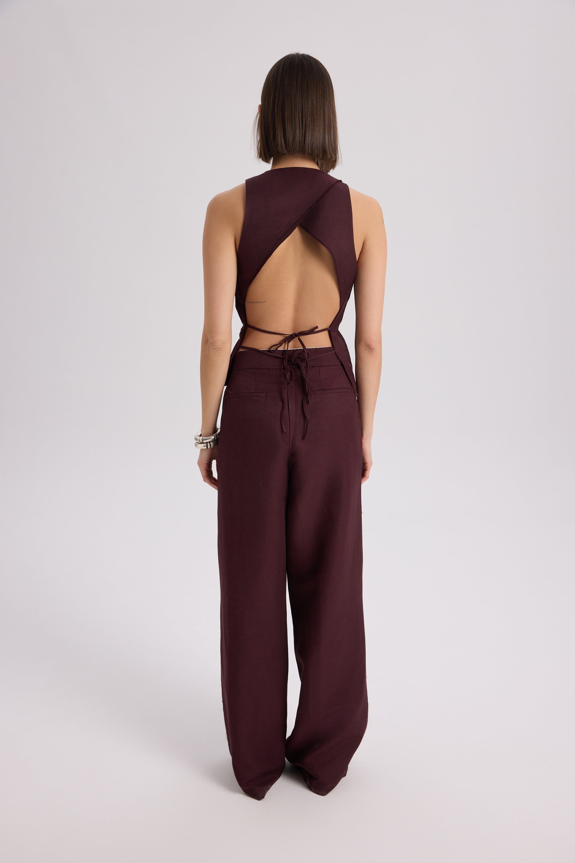 Marais Open-Back Linen Set