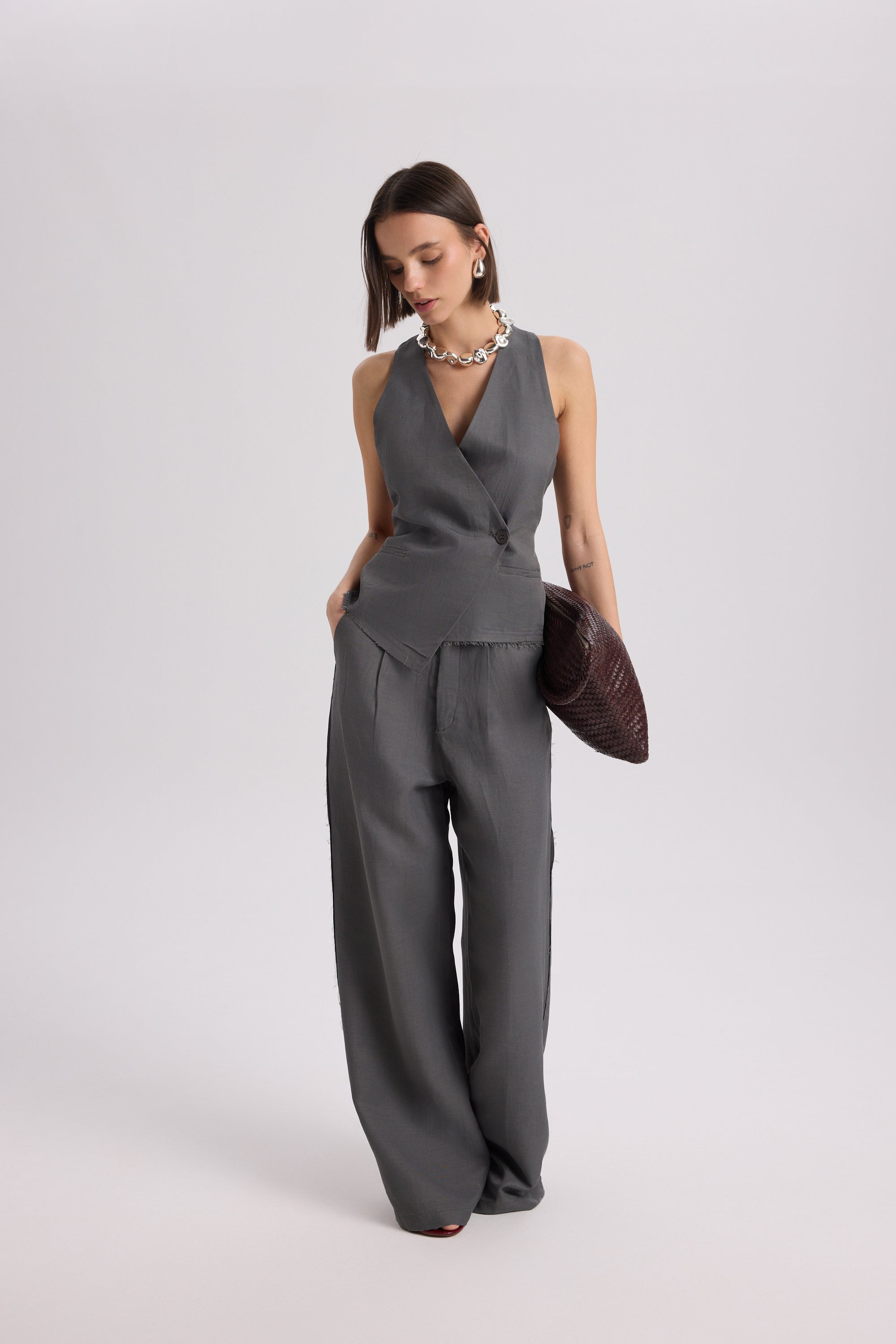 Marais Open-Back Linen Set